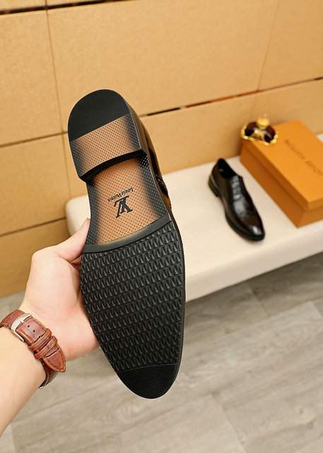 Picture of Louis Vuitton Shoes _SKU22521162SZ38-4413800